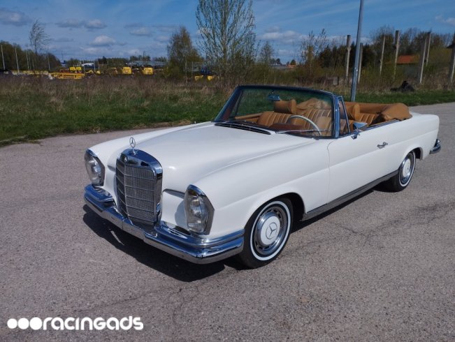 Mercedes-Benz 220 SE Convertible